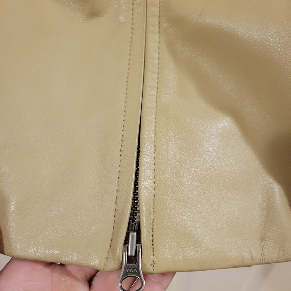 Danier Beige Leather Jacket - Picture 4 of 10